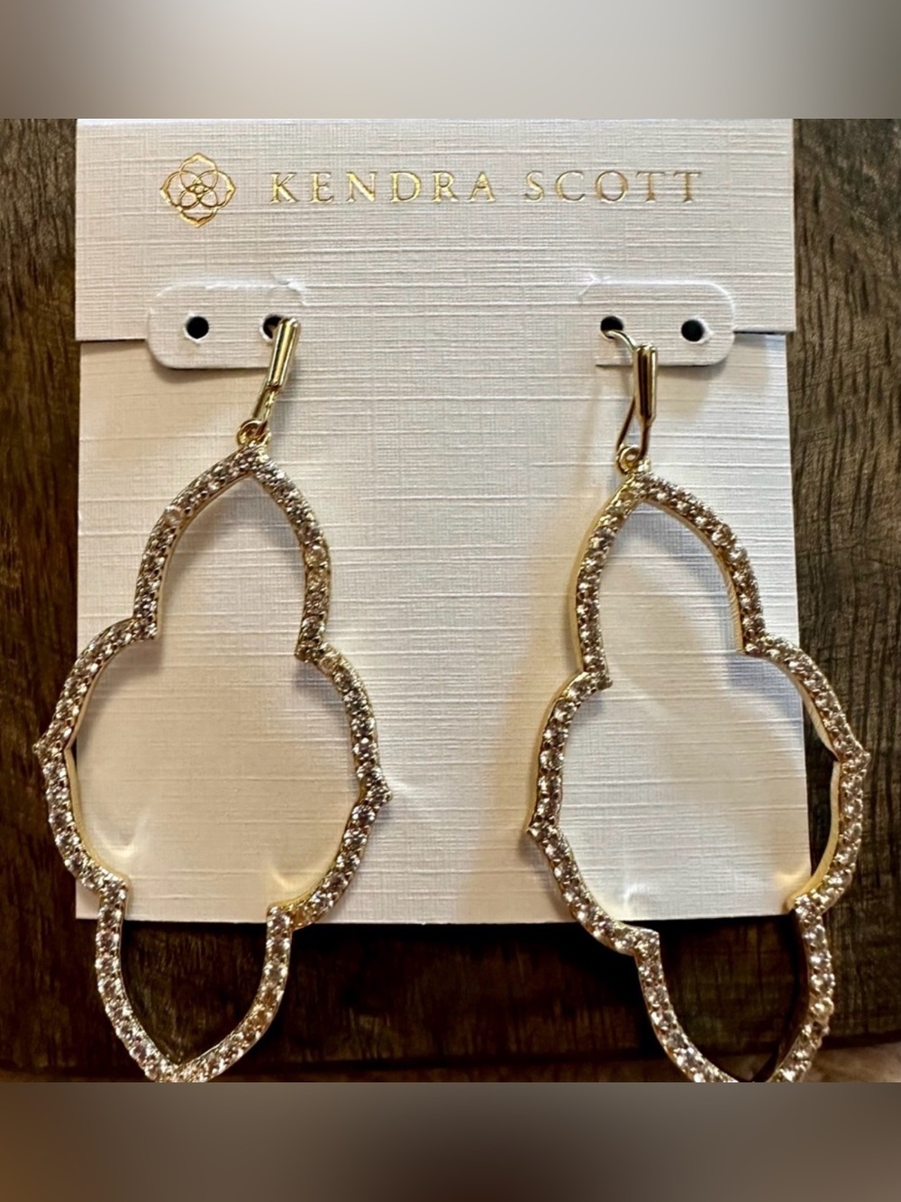 🌟NEW🌟 Kendra Scott Abbie Gold Open Frame Earrings in White Crystal - Picture 3 of 3